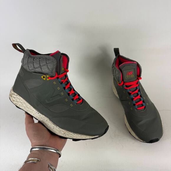 New Balance 710 Hiking Boot Womens 8 Olive Green Lace-Up Round Toe Ankle Outdoor - Picture 1 of 11